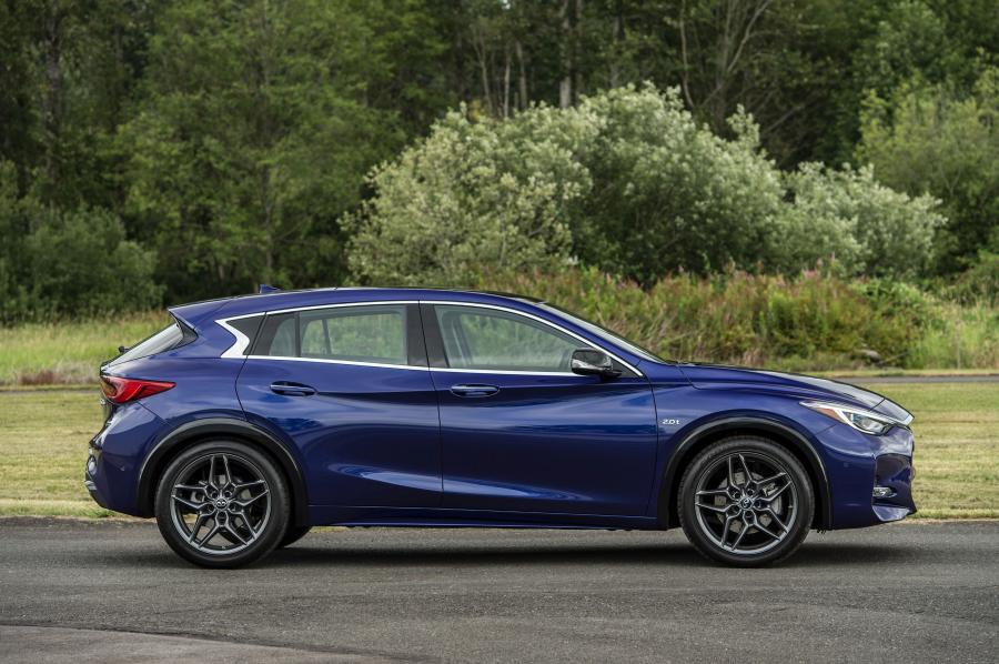  Infiniti QX30S 2.0t 2016 года  (US) (фото 19 из 20)